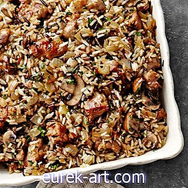 hrana in pijača - Divji riž in basmati preliv s klobaso in žajbljem
