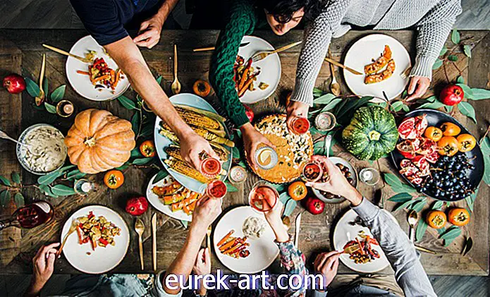 30 hauskaa kiitospäivälainausta kaikille, jotka tarjoavat illallispöydälle tarkennuksen