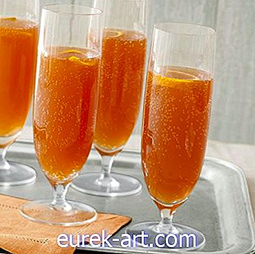 Apelsīnu-ķiršu šampanieša kokteiļi