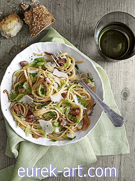 bebidas Alimentos - Pancetta-and-Brussels Sprouts Linguini
