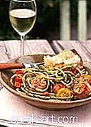mat og drikke - Havskjellskjell og pasta med hage-urtepesto
