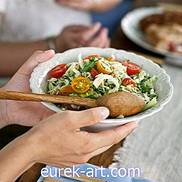 Essen & Getränke - Krautsalat mit Minze, Limette und gerösteten Erdnüssen