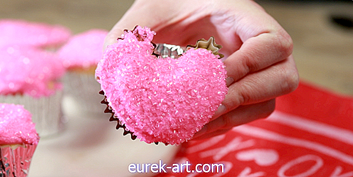 Dit is de schattigste hack voor het maken van hartvormige cupcakes