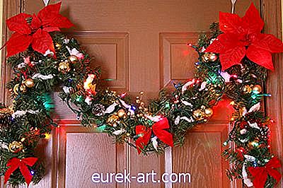 Kako okrasiti vrata z božično garland