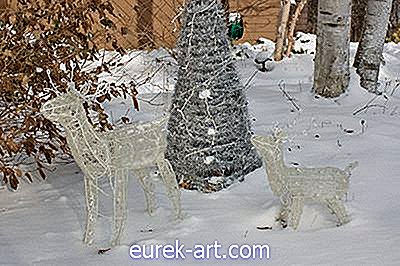 Cómo solucionar problemas de una silueta de ciervo de metal iluminado de Navidad