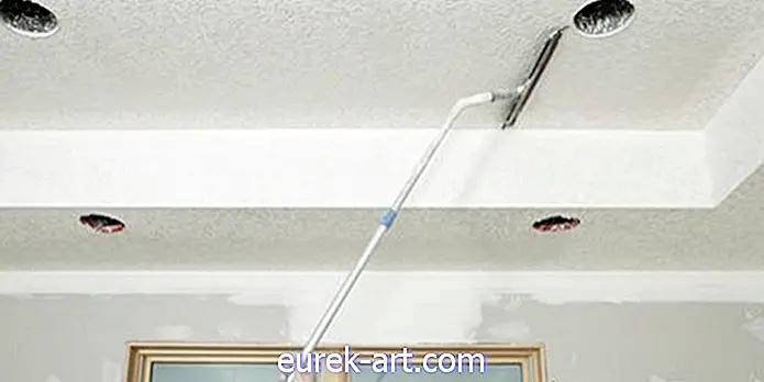 家のメンテナンス - この単純なトリックは混乱なしでポップコーンの天井を取り除きます