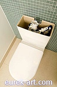 Zuhause - Wie man eine Toilettenzisterne repariert, die darunter ausläuft