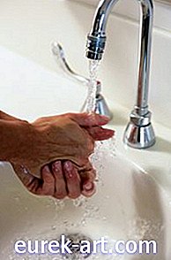 Acasă - Un miros de canalizare din scurgerea chiuvetei din baie