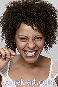 Dom - Kako dezinficirati četkicu za zube peroksidom
