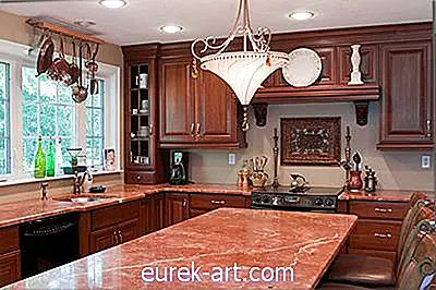 Zuhause - Die beste Farbe Granit mit Cherry-Schränken und schwarzen Holzböden