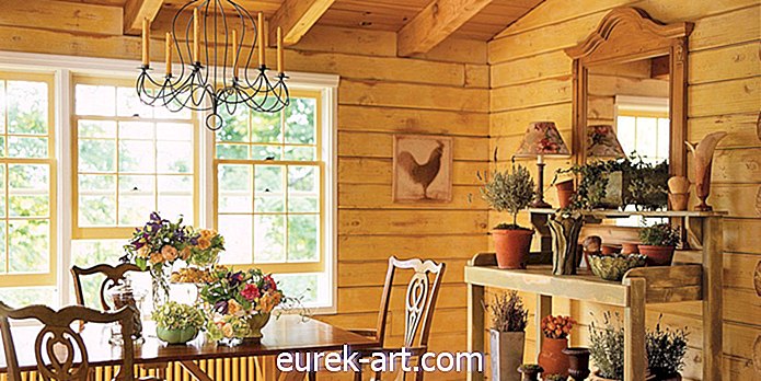 Wejdź do tego rustykalnego domu z bali Vermont, który zapewnia dostęp do domu na zewnątrz