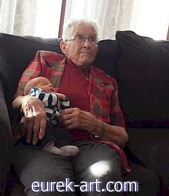 Denna 92-åriga blev precis en mormor