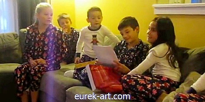 Tyto tři pěstounské děti obdržely nejlepší vánoční dárek vůbec