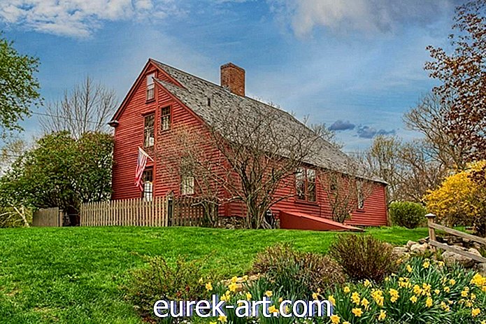 Este acolhedor e vermelho Farmhouse resume tudo o que amamos sobre a Nova Inglaterra