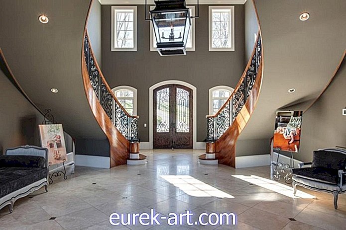 ejendom - Kelly Clarksons Nashville Mansion er (stadig) på markedet for $ 8,75 millioner