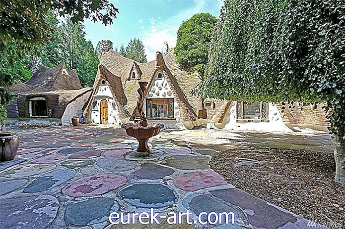 địa ốc - Cottage Fairytale của Snow White được rao bán ở Washington