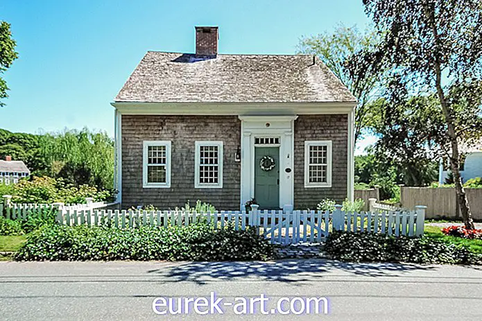 Et av Cape Cods eldste hus er til salgs, og det er positivt bedårende