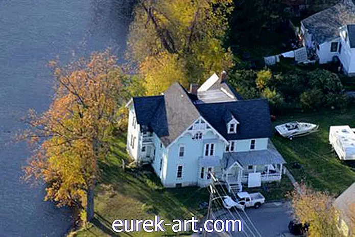 fastighet - Denna drömmande viktorianska Lakefront kan vara din för bara $ 69 900