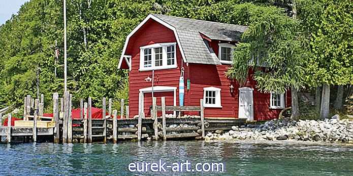 нерухомість - 9 красивих озерних будинків на продаж