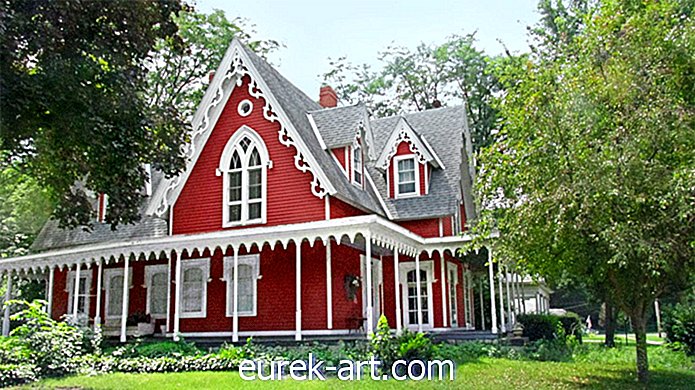7 žaviausių raudonų namų, parduodamų visoje Amerikoje
