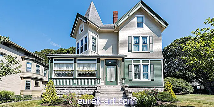 A impressionante casa vitoriana de Lizzie Borden está à venda