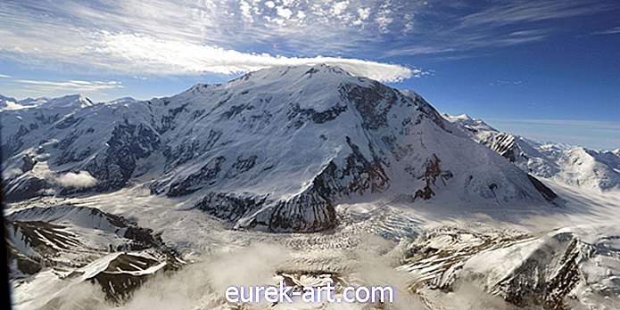 Το ψηλότερο βουνό στη Βόρεια Αμερική παίρνει ένα ολοκαίνουργιο (παλιό) όνομα