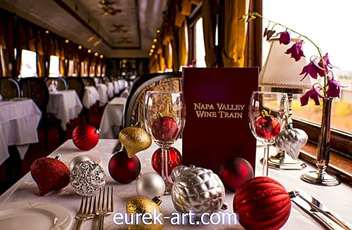 7 Holiday Wine Trains, die Ihr Weihnachtsfest noch schöner machen